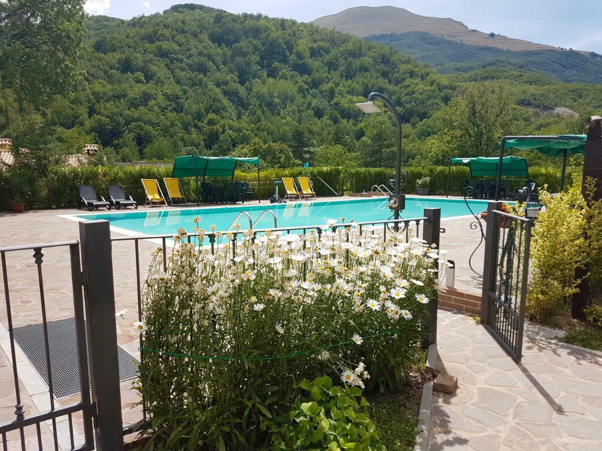 La Baita Di Pilato Montemonaco Luaran gambar